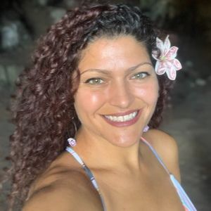 Meet your Posher, Ambee